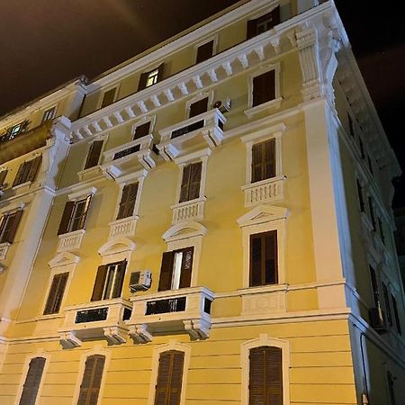 Blue & Grey Downtown Foggia Hotel Exterior foto